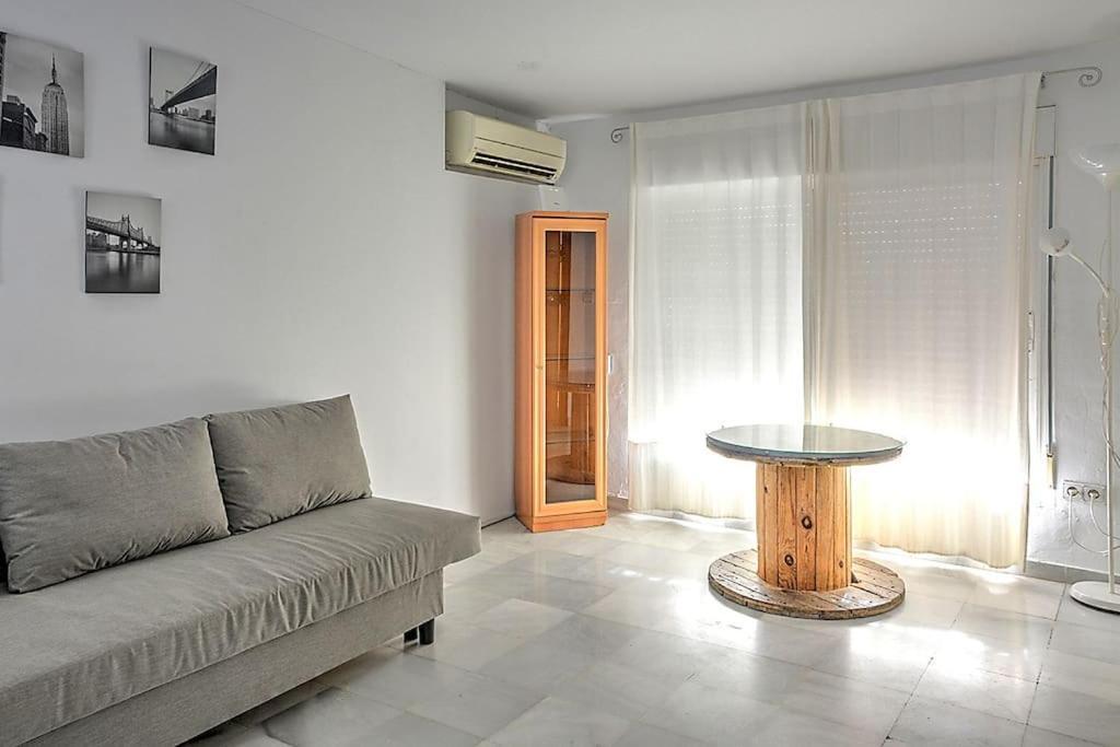 Atico Deluxe Los Remedios Apartment Sevilla Bagian luar foto