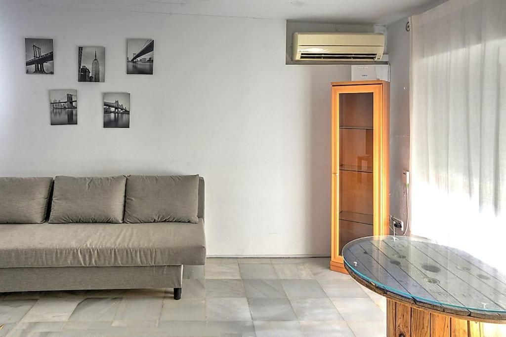 Atico Deluxe Los Remedios Apartment Sevilla Bagian luar foto