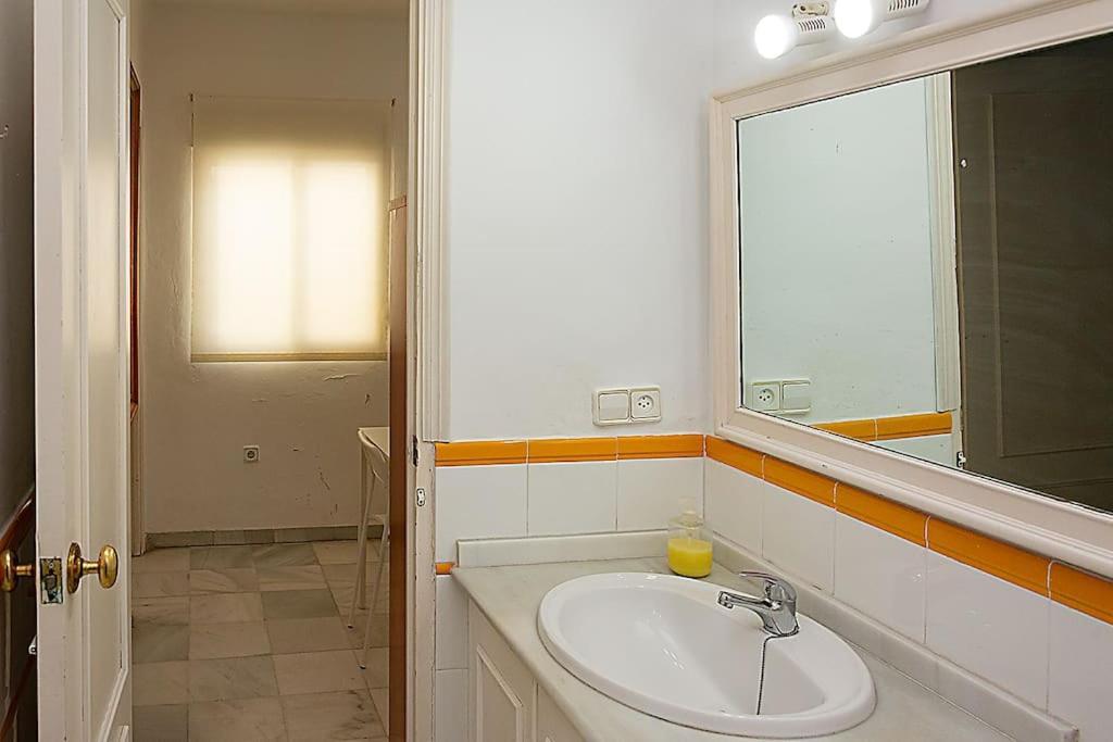 Atico Deluxe Los Remedios Apartment Sevilla Bagian luar foto